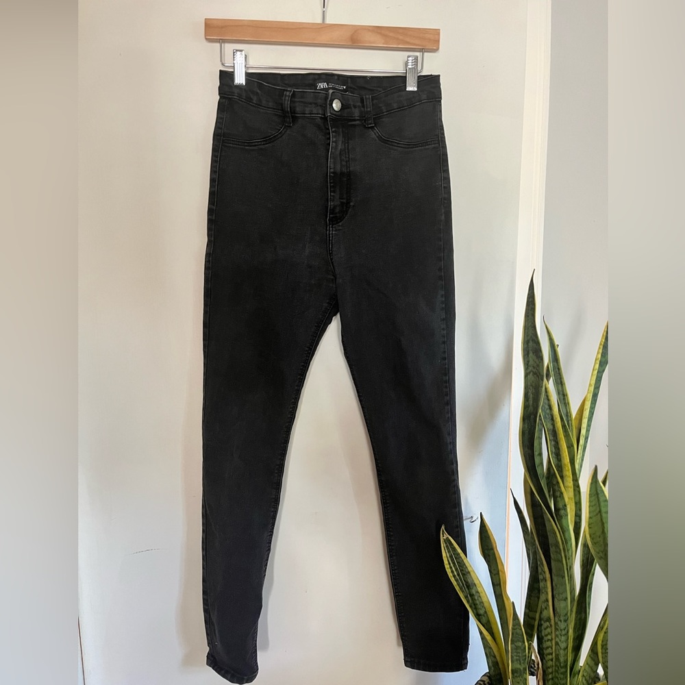 Zara Sculpted High Rise Black Skinny Jeans